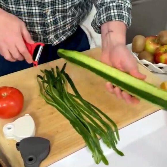 Kuhn Rikon 3-in-1 Peeler serrated, straight, or julienne NEW NEON COLORS - Picture 9 of 9